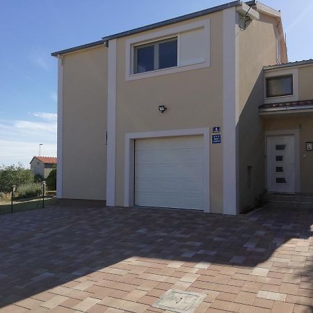 Apartment Lara Kaštel Novi Dış mekan fotoğraf