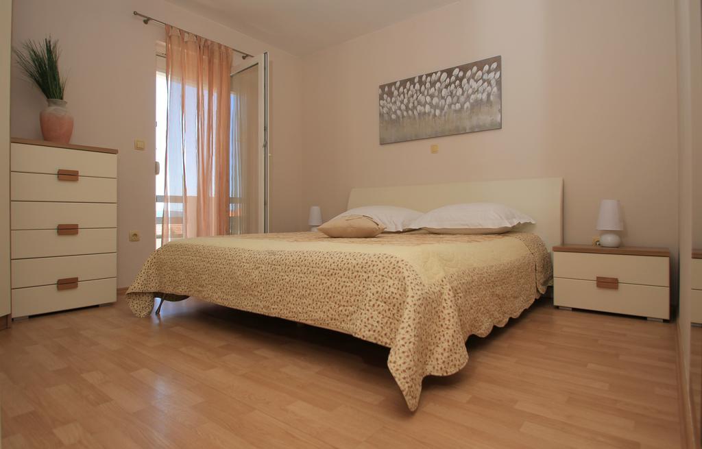 Apartment Lara Kaštel Novi Dış mekan fotoğraf
