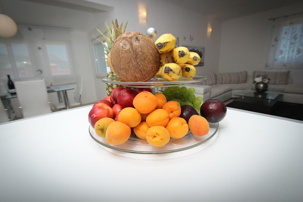 Apartment Lara Kaštel Novi Dış mekan fotoğraf