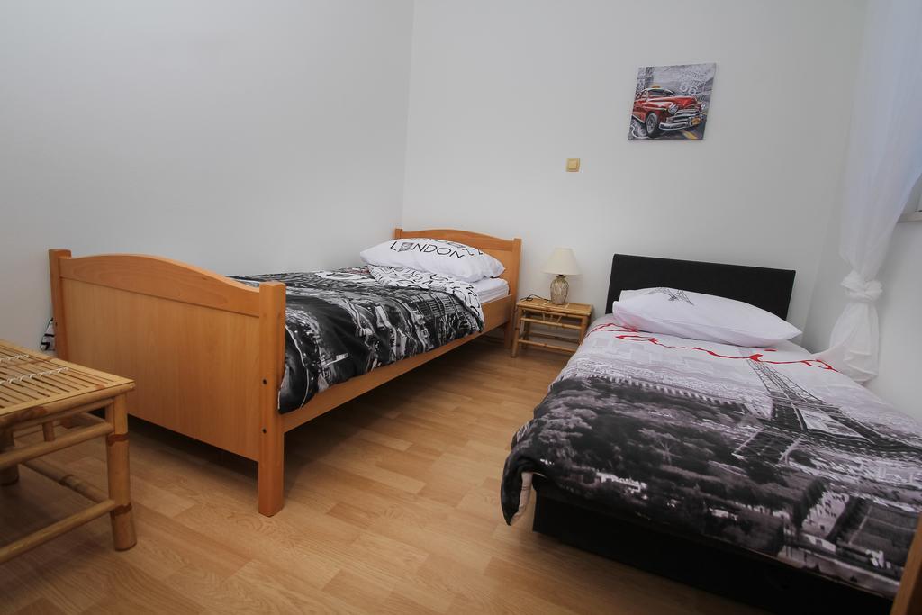 Apartment Lara Kaštel Novi Dış mekan fotoğraf