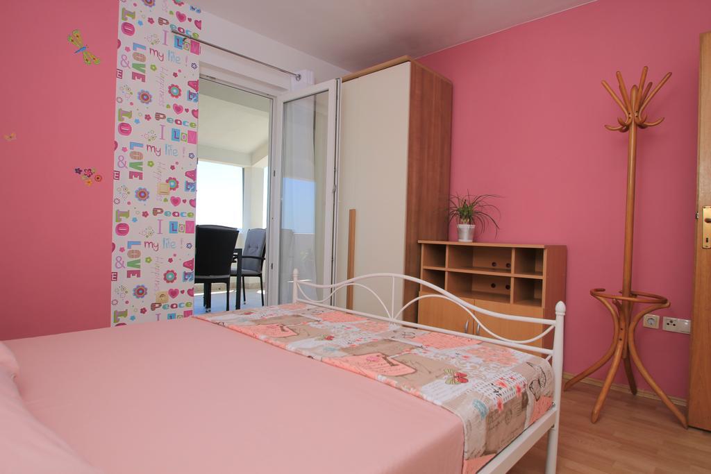 Apartment Lara Kaštel Novi Dış mekan fotoğraf