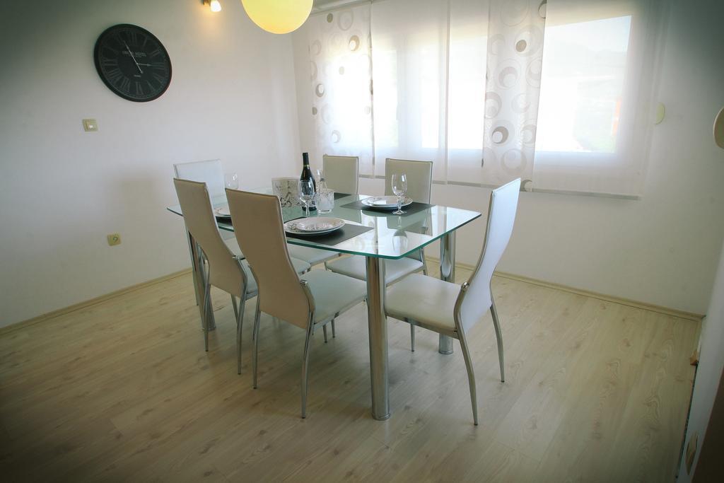 Apartment Lara Kaštel Novi Dış mekan fotoğraf