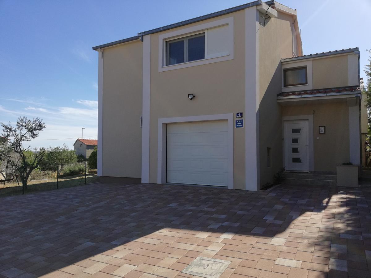 Apartment Lara Kaštel Novi Dış mekan fotoğraf